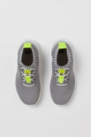 Deportivas en punto menguado 10.99 €