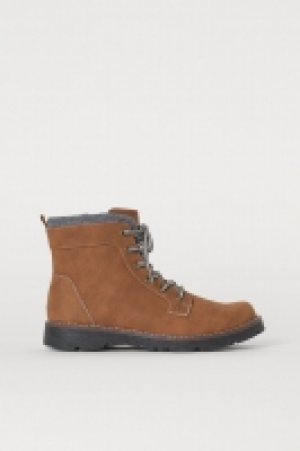 Botas con cremallera 17.99 €