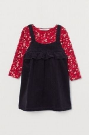 HM  Vestido peto y camiseta
