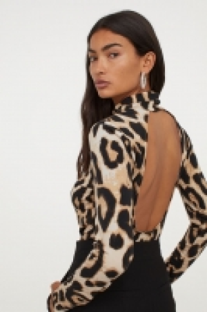 Top con espalda abierta 5.99 €