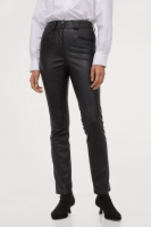 Pantalón en piel sintética 15.99 €