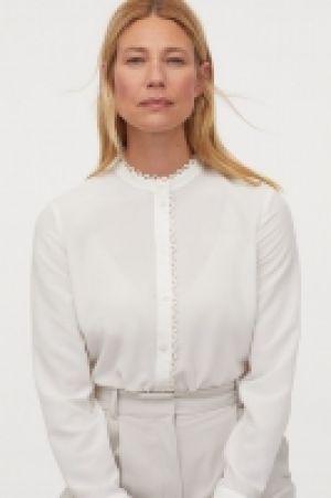 HM  Blusa de crepé festoneada