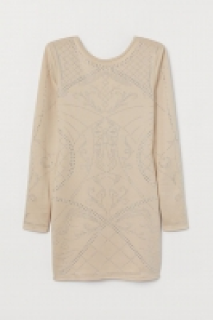 Vestido ajustado con remaches 19.99 €