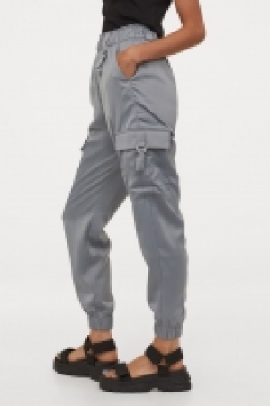 HM  Pantalón utility de satén