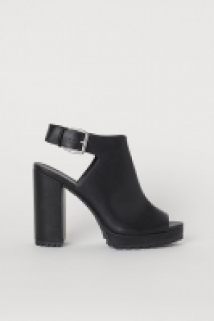 Sandalias con suela gruesa 17.99 €