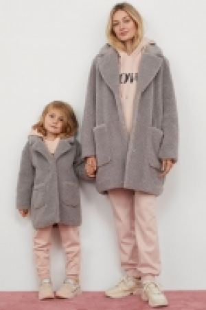 Abrigo en pelo sintético 23.99 €
