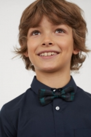 Camisa con pajarita/corbata 12.99 €