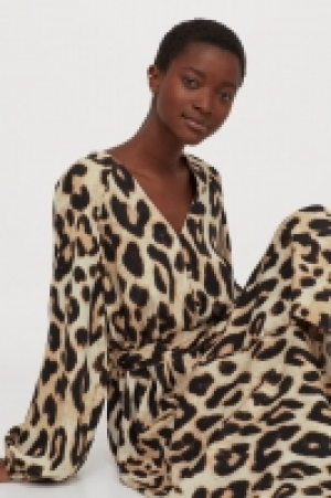 Vestido con cinturón de anudar 10.99 €
