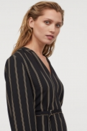 Vestido con cinturón 8.99 €