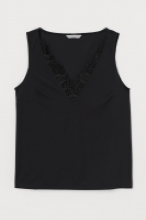 Top con encaje y escote en V 5.99 €