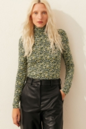 Jersey de cuello alto en punto 3.99 €