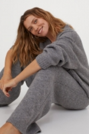 Pantalón de punto 15.99 €