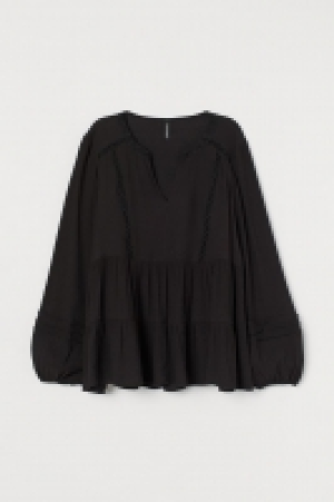 HM  Blusa arrugada con encaje