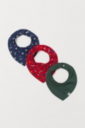 Pack 3 pañuelos triangulares 3.99 €