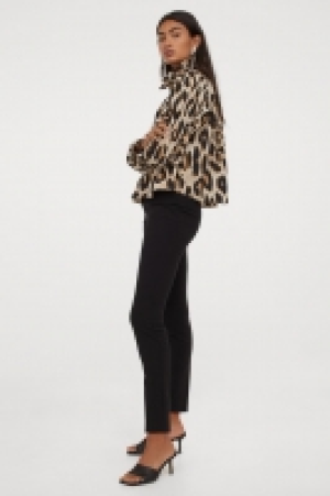 Blusa con volantes 11.99 €