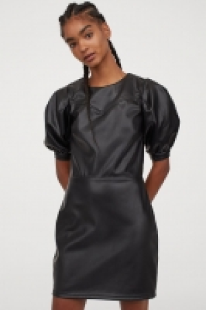 Vestido en piel sintética 12.99 €