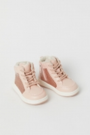 Deportivas altas con peluche 9.99 €