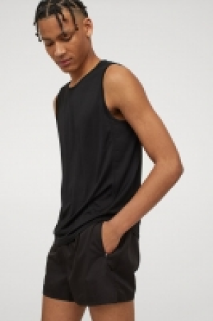 Pantalón corto de correr 10.99 €