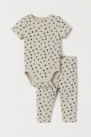 Conjunto en canalé de algodón 3.99 €