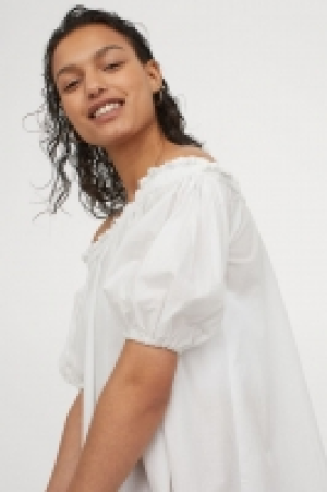 Vestido off-the-shoulder 8.99 €