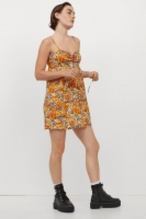 Vestido corto 5.99 €