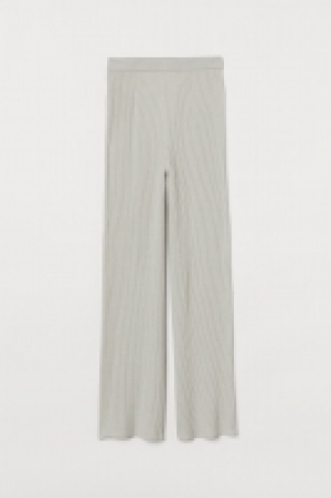 Pantalón en punto de canalé 9.99 €