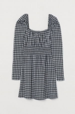 Vestido corto con manga puffy 7.99 €