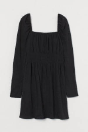 Vestido corto con manga puffy 5.99 €