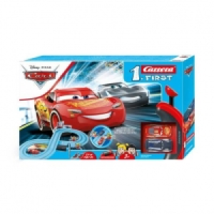 Toysrus  Cars - Primer circuito de carreras