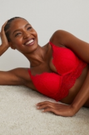 Bralette con super push-up 11.99 €