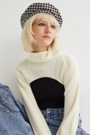 Jersey cropped de cuello alto 4.99 €