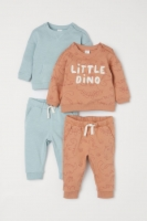 Conjunto en sudadera 4 piezas 21.99 €