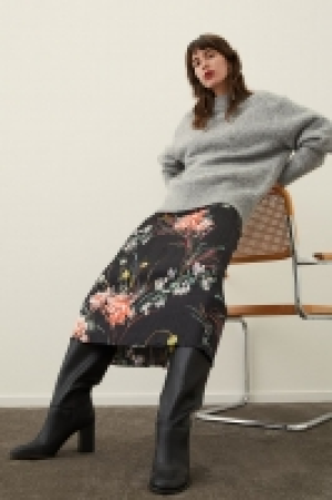 Falda en satén arrugado 7.99 €