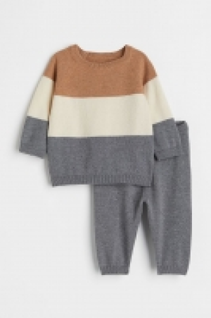 HM  Jersey y pantalón