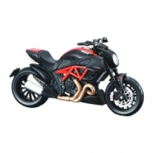 Toysrus  Bburago - Ducati Diavel Carbon Escala 1:18