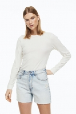 Vaquero corto en denim High Waist 11.99 €