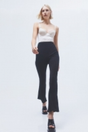 Leggings acampanados 10.99 €