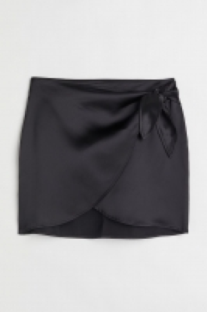 Falda cruzada de satén 9.99 €
