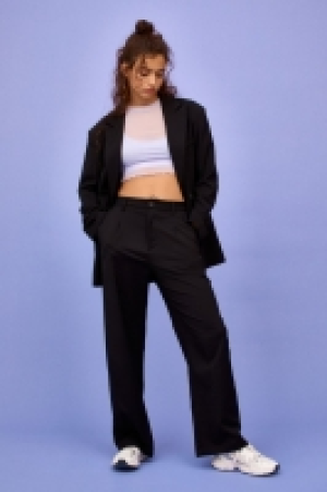 Pantalón amplio de sarga 10.99 €
