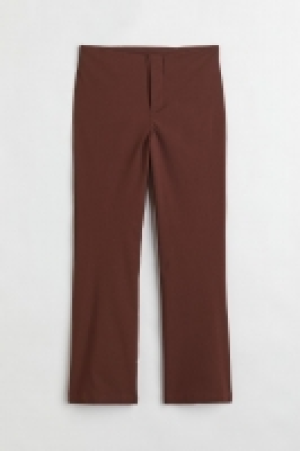 Pantalón acampanado 10.99 €