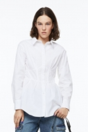 Camisa entallada en popelina 12.99 €