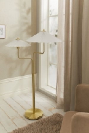 Lámpara de pie con pantalla plisada 149.00 €