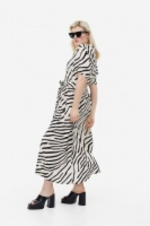 Vestido camisero con cinturón 14.99 €
