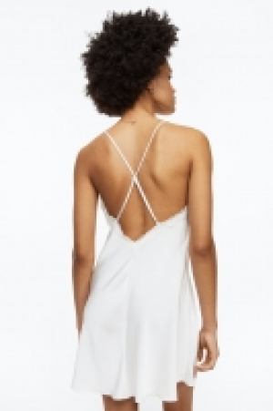 Camisón lencero de satén 12.99 €