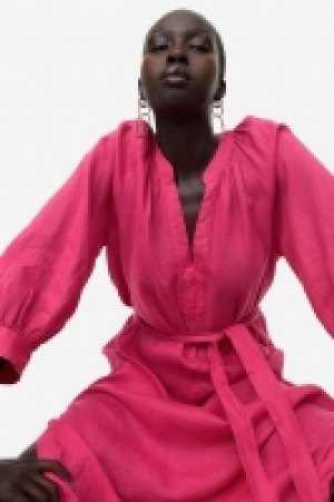 Vestido de lino con cinturón de anudar 34.99 €