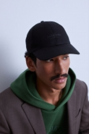 Gorra en sarga de algodón 3.99 €