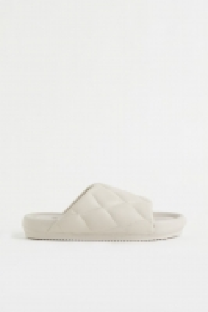 Mules 8.99 €