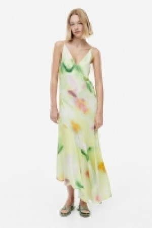 Vestido lencero con bajo asimétrico 21.99 €