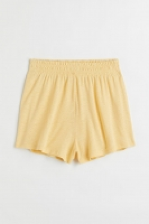 Pantalón corto en mezcla de lino 3.99 €