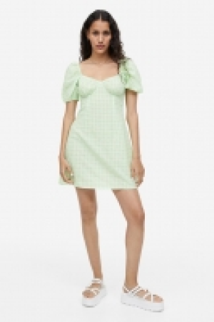 Vestido de crepé con manga puffy 12.99 €